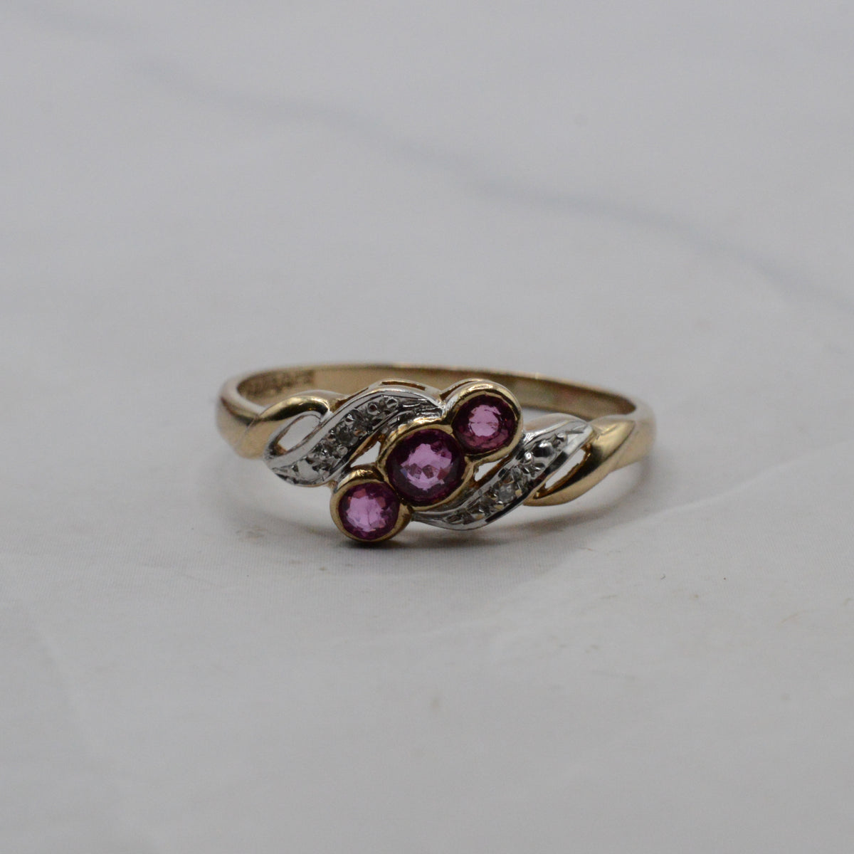 1990s 9ct Gold Ruby & Diamond Twist Ring