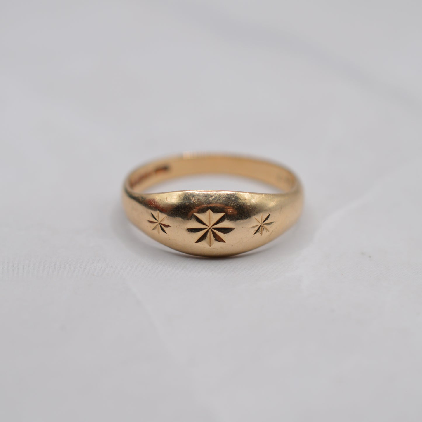 1960s Vintage 9ct Gold Star Engraved Dome Band Ring