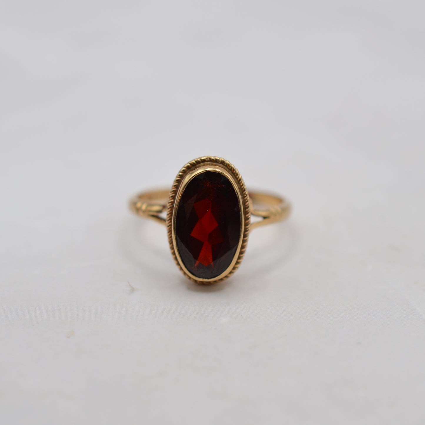 9ct Gold Garnet Solitaire Ring