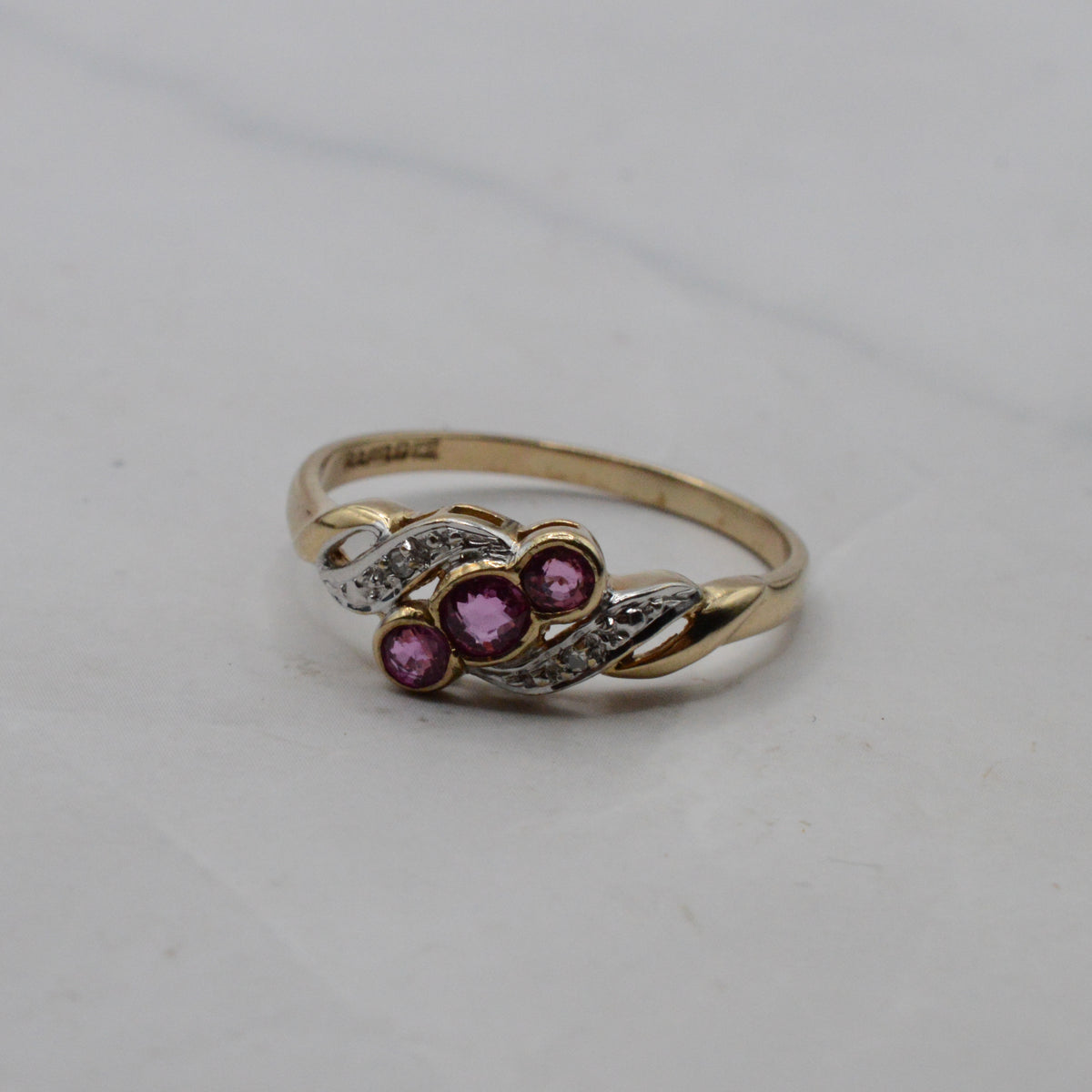 1990s 9ct Gold Ruby & Diamond Twist Ring