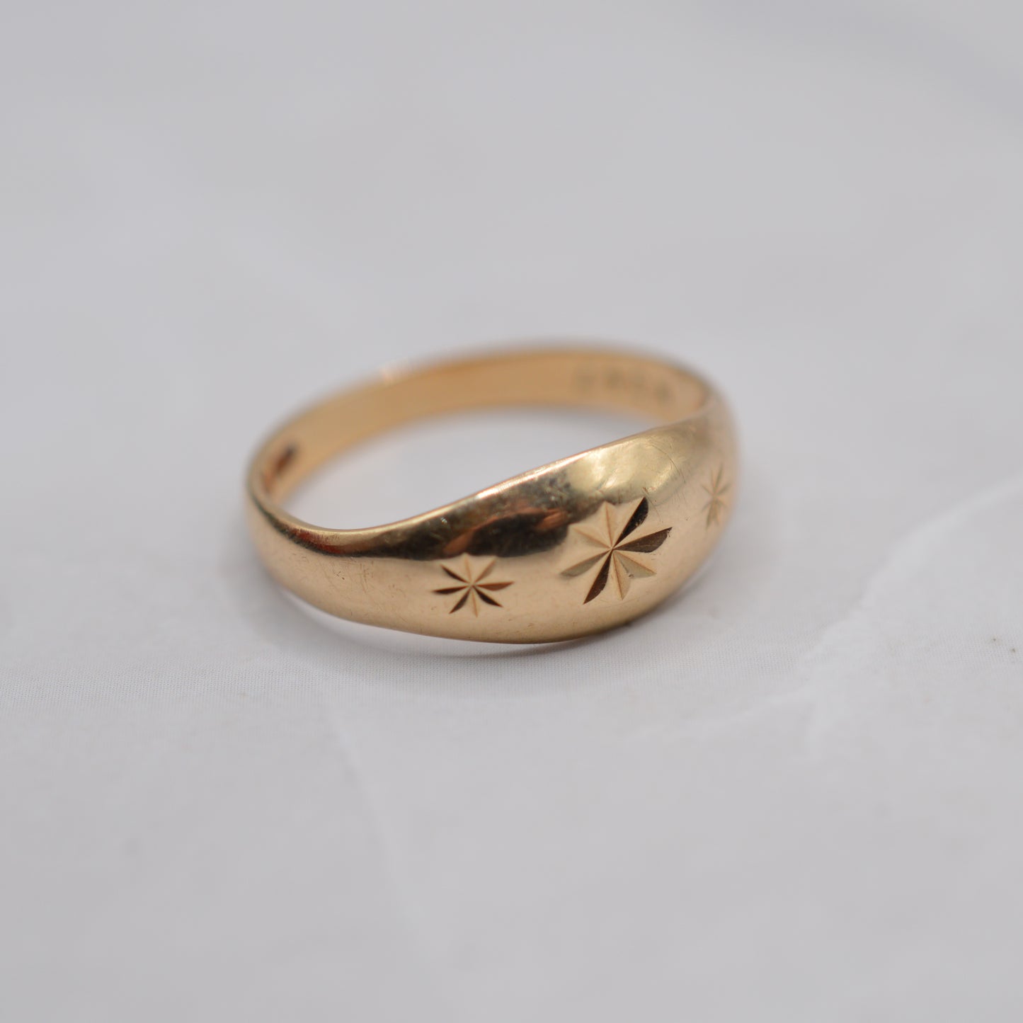 1960s Vintage 9ct Gold Star Engraved Dome Band Ring