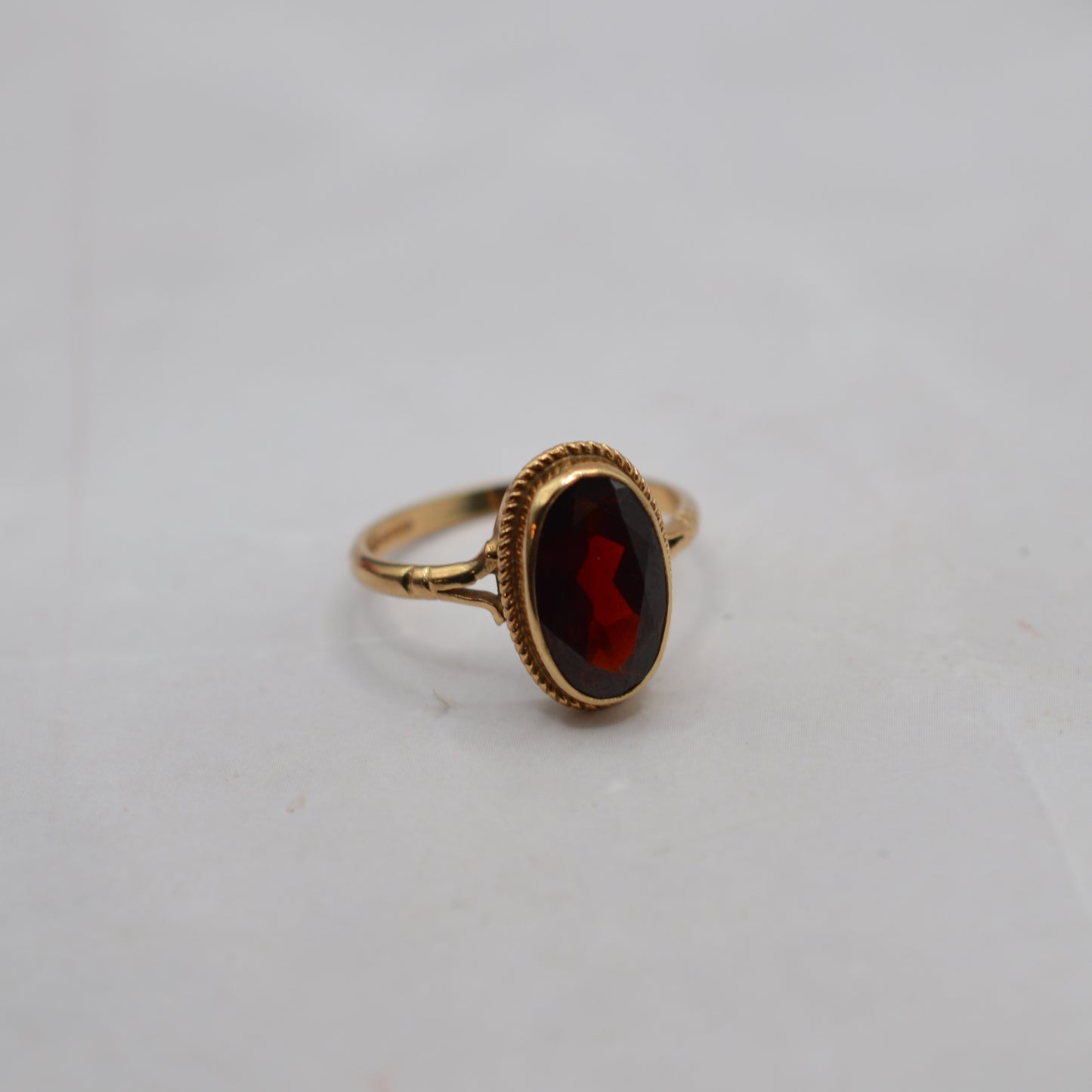 9ct Gold Garnet Solitaire Ring