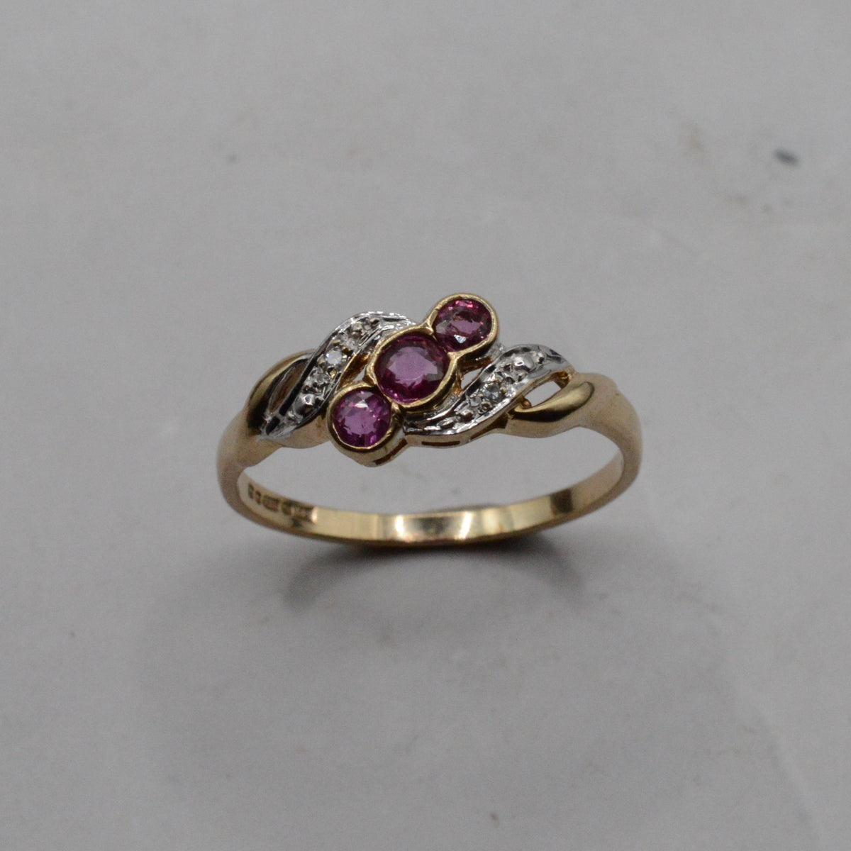 1990s 9ct Gold Ruby & Diamond Twist Ring