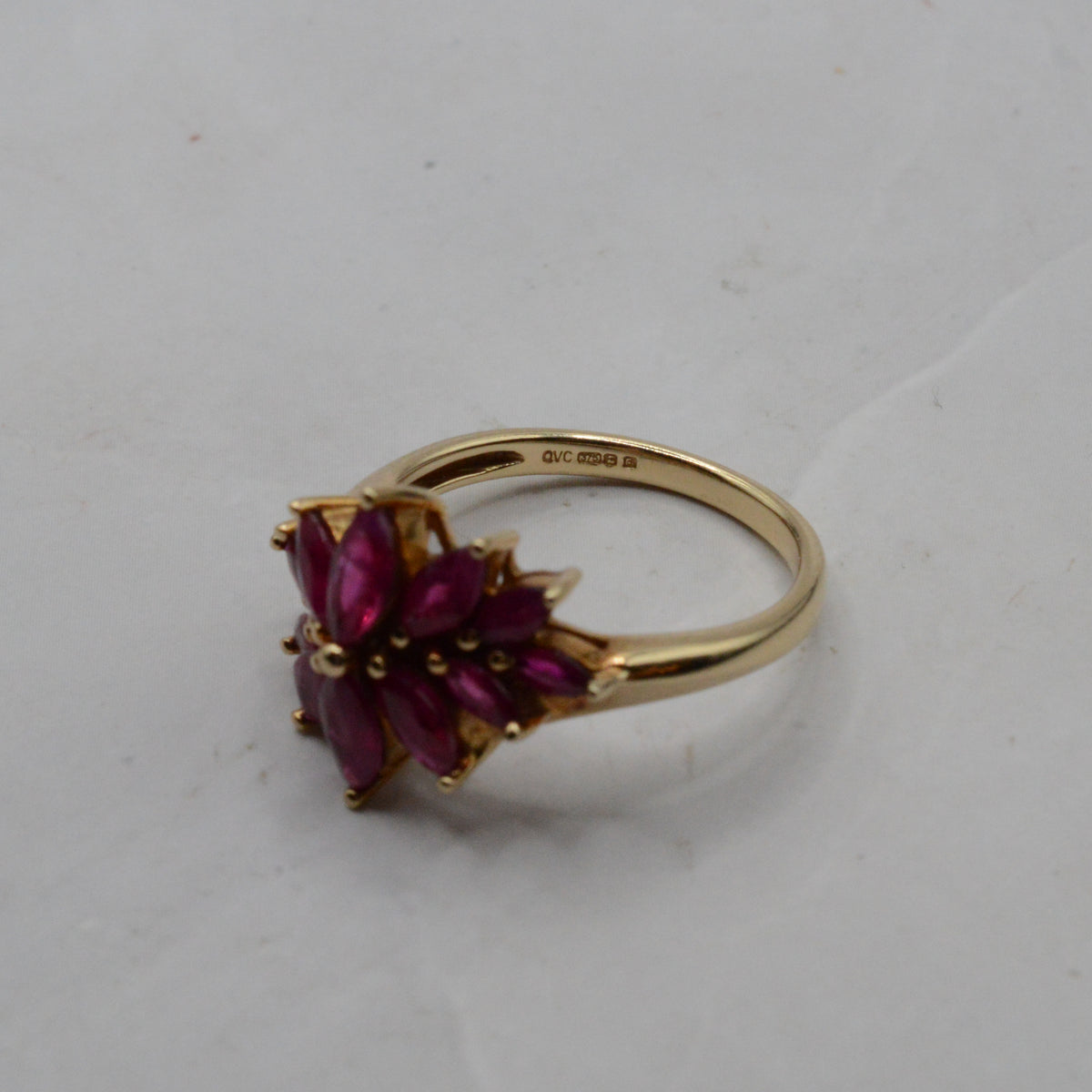 Y2K 9ct Gold Ruby Cluster Ring