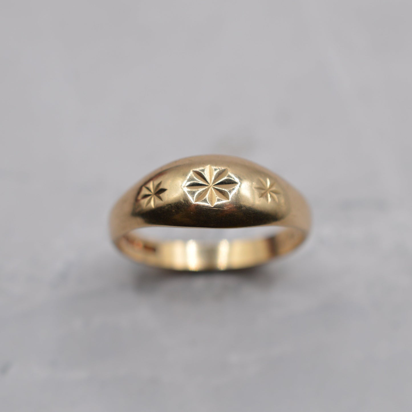 1960s Vintage 9ct Gold Star Engraved Dome Band Ring