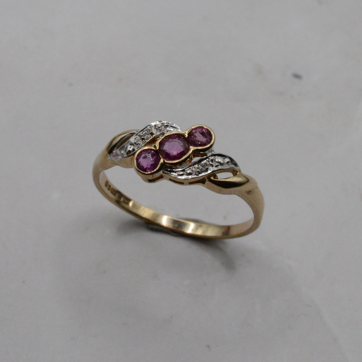 1990s 9ct Gold Ruby & Diamond Twist Ring