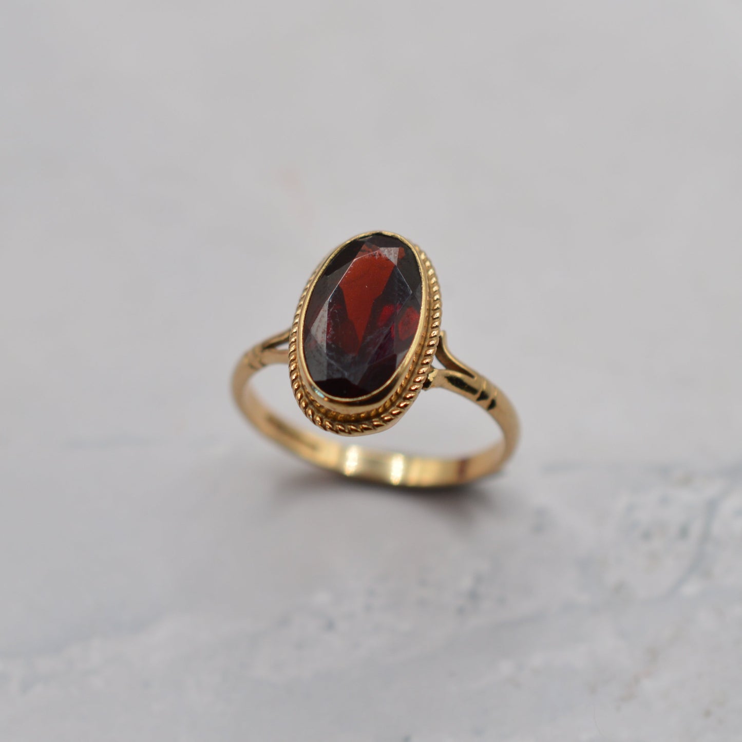 9ct Gold Garnet Solitaire Ring