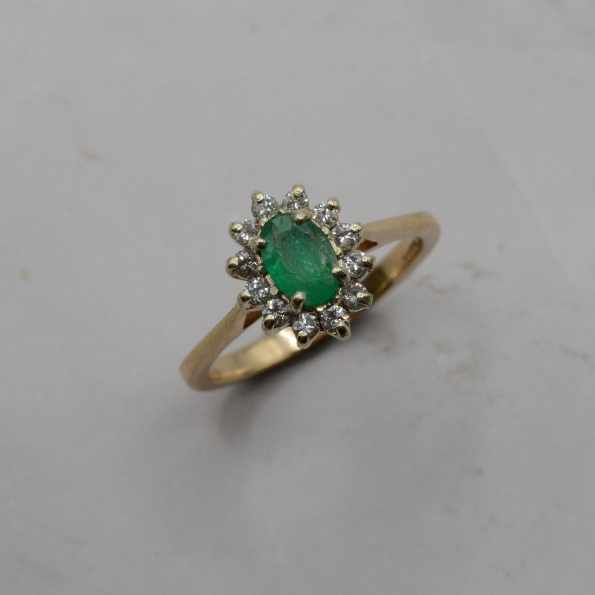 18ct Gold Emerald & Diamond Cluster Ring