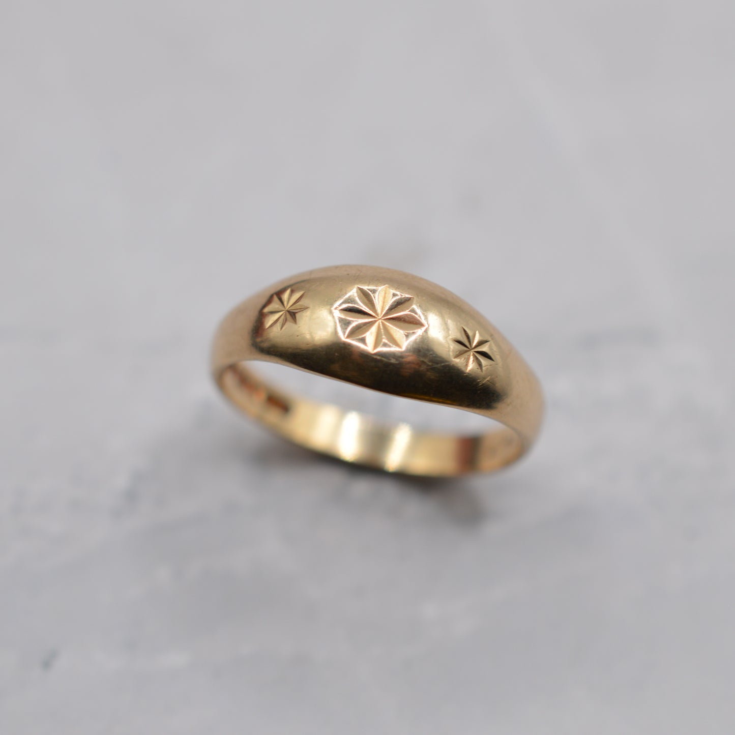 1960s Vintage 9ct Gold Star Engraved Dome Band Ring
