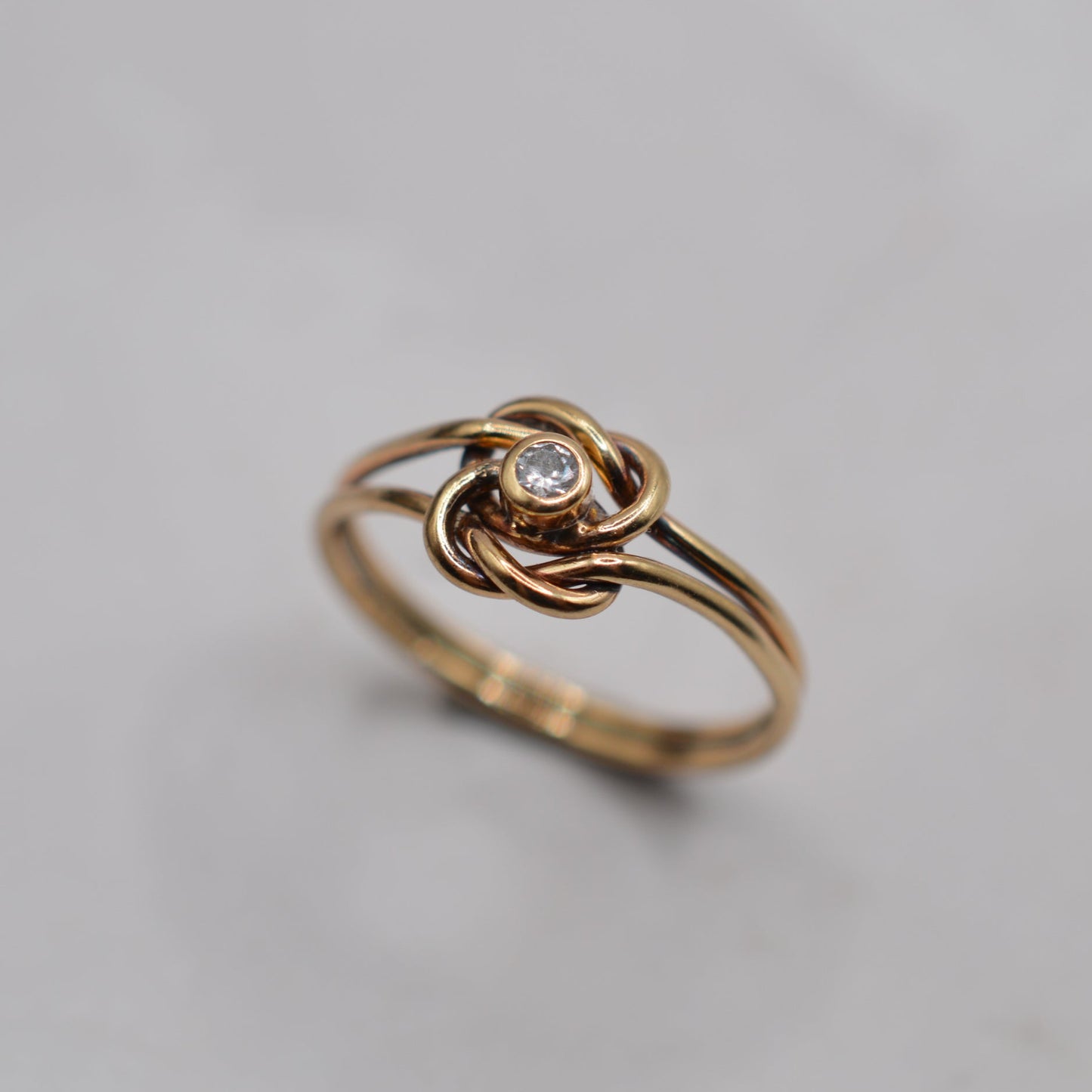 Y2K 9ct Gold Diamond Knot Ring