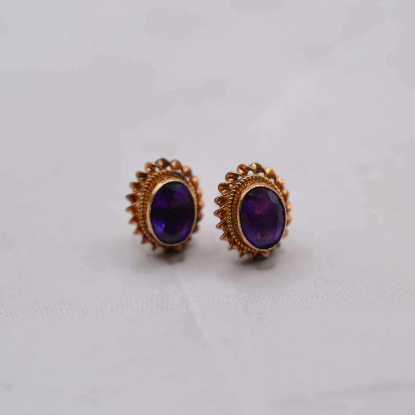 9ct Gold Amethyst Stud Earrings with Rope-Twist Border