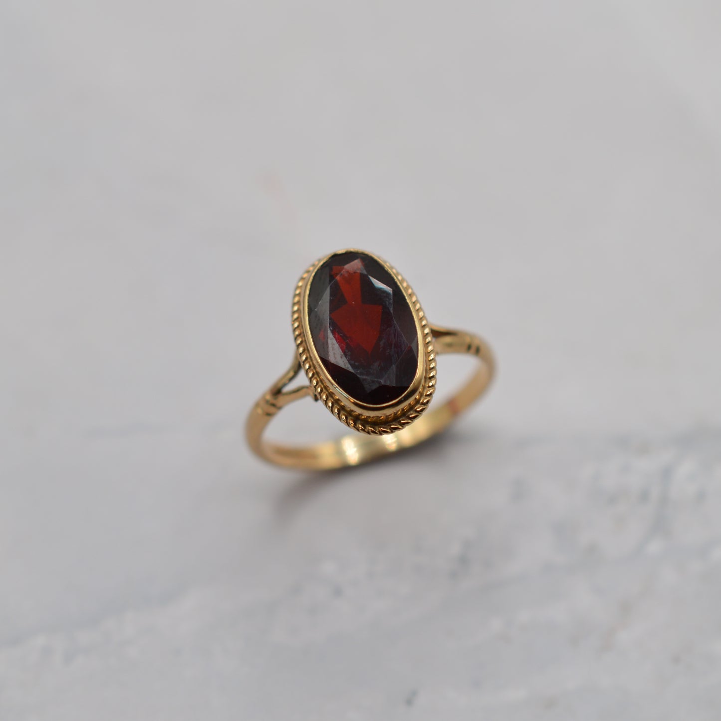 9ct Gold Garnet Solitaire Ring