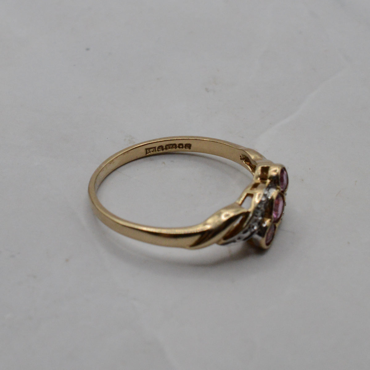 1990s 9ct Gold Ruby & Diamond Twist Ring