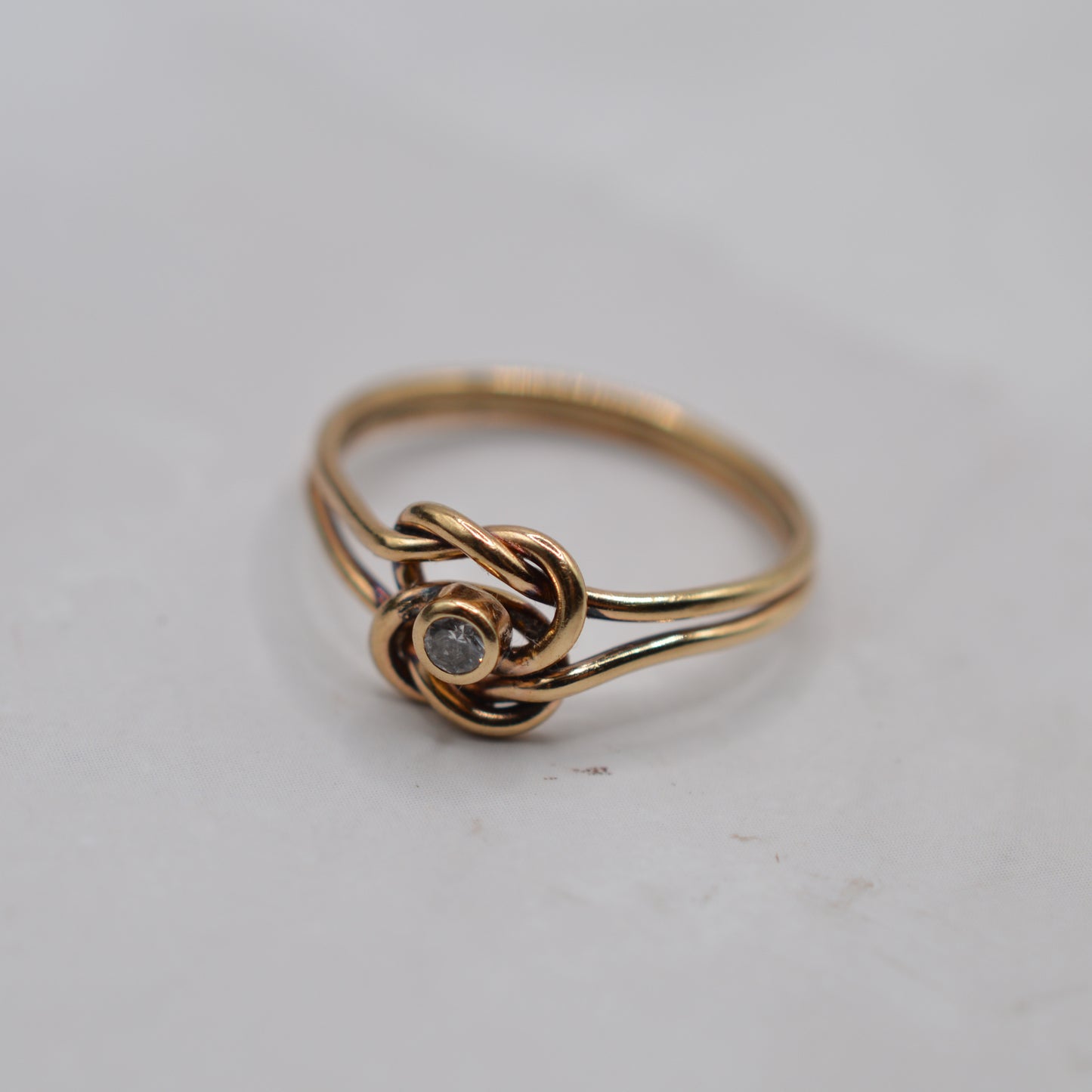 Y2K 9ct Gold Diamond Knot Ring