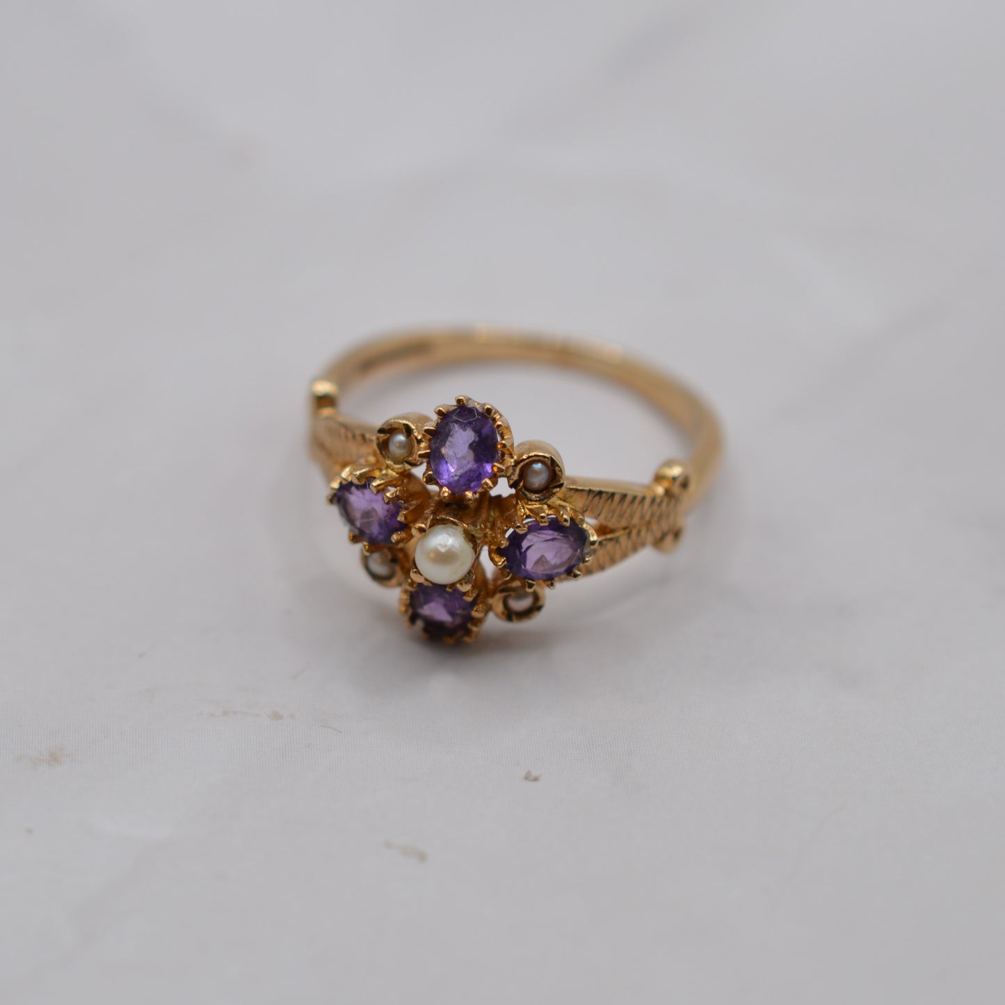 9ct Gold Amethyst & Pearl Cluster Ring