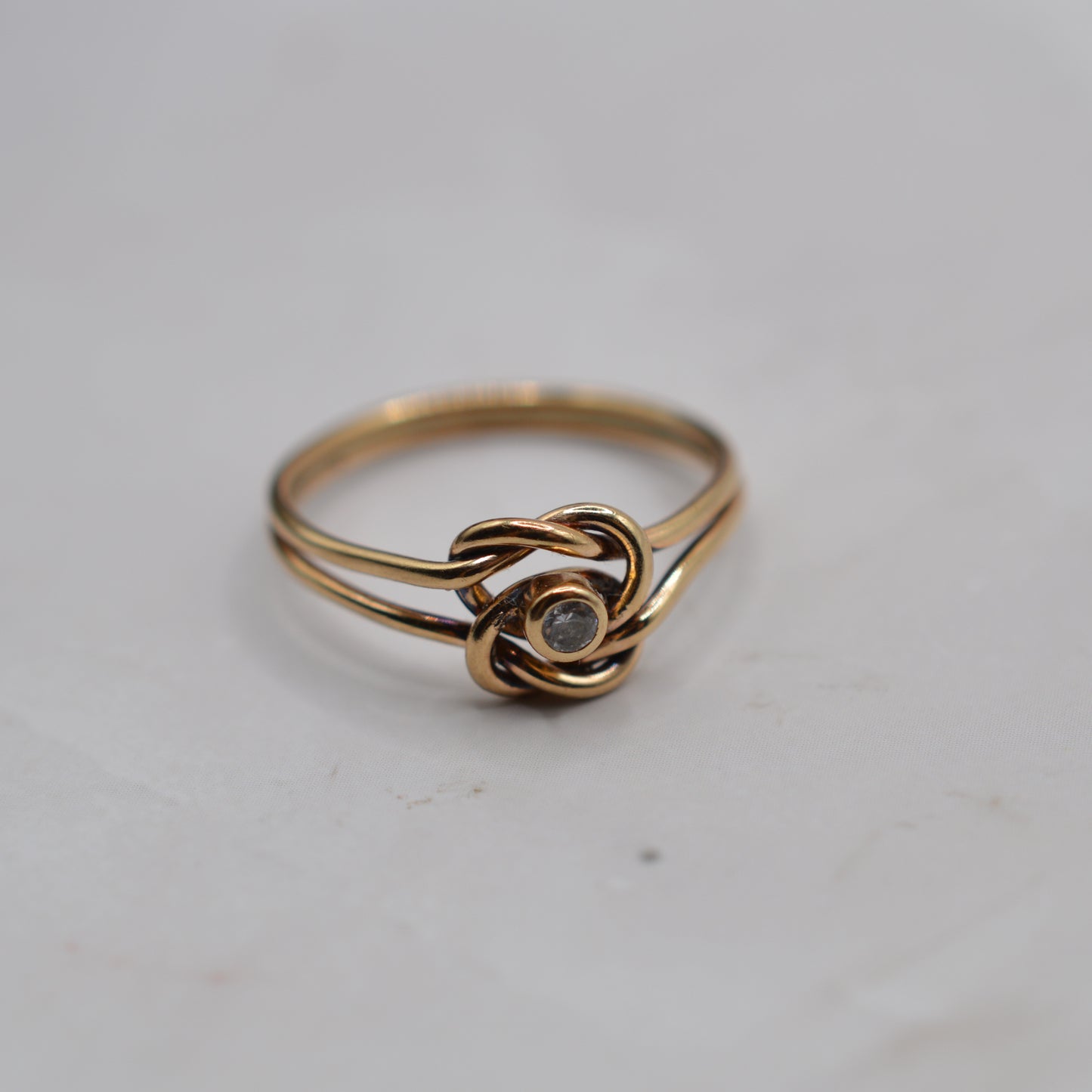 Y2K 9ct Gold Diamond Knot Ring