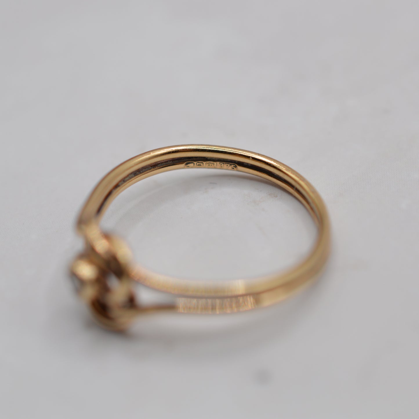 Y2K 9ct Gold Diamond Knot Ring