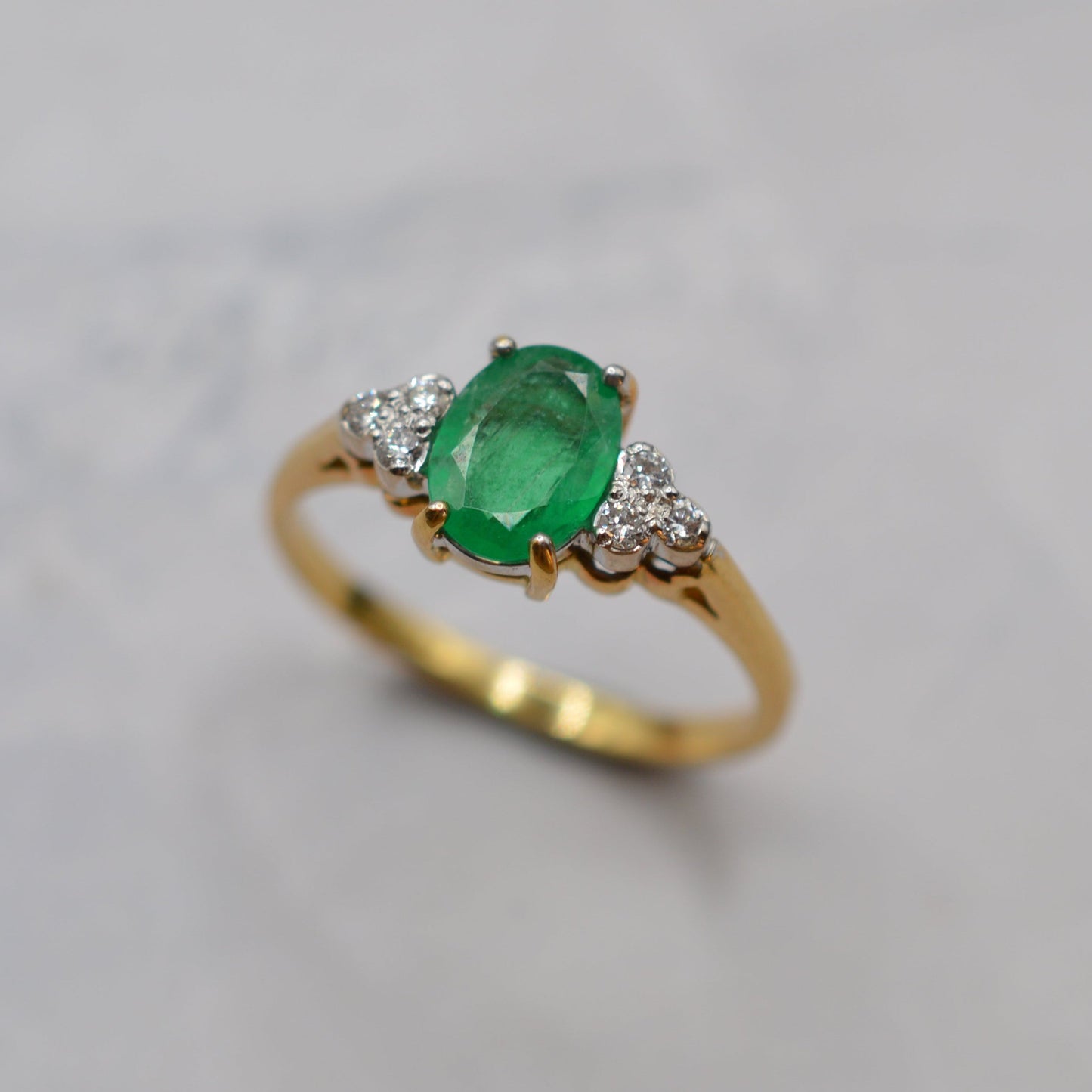 1990s 18ct Gold Emerald & Diamond Ring