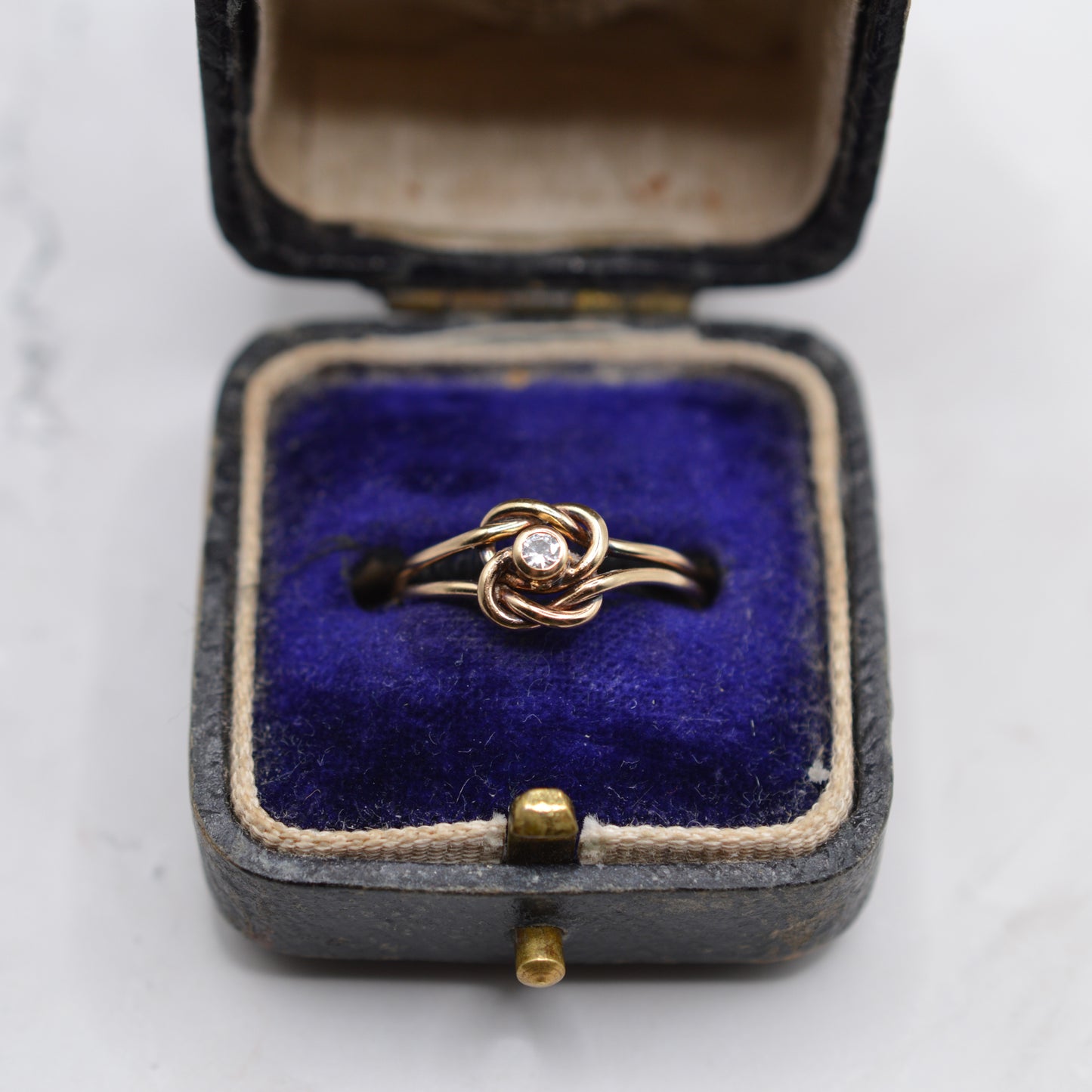 Y2K 9ct Gold Diamond Knot Ring