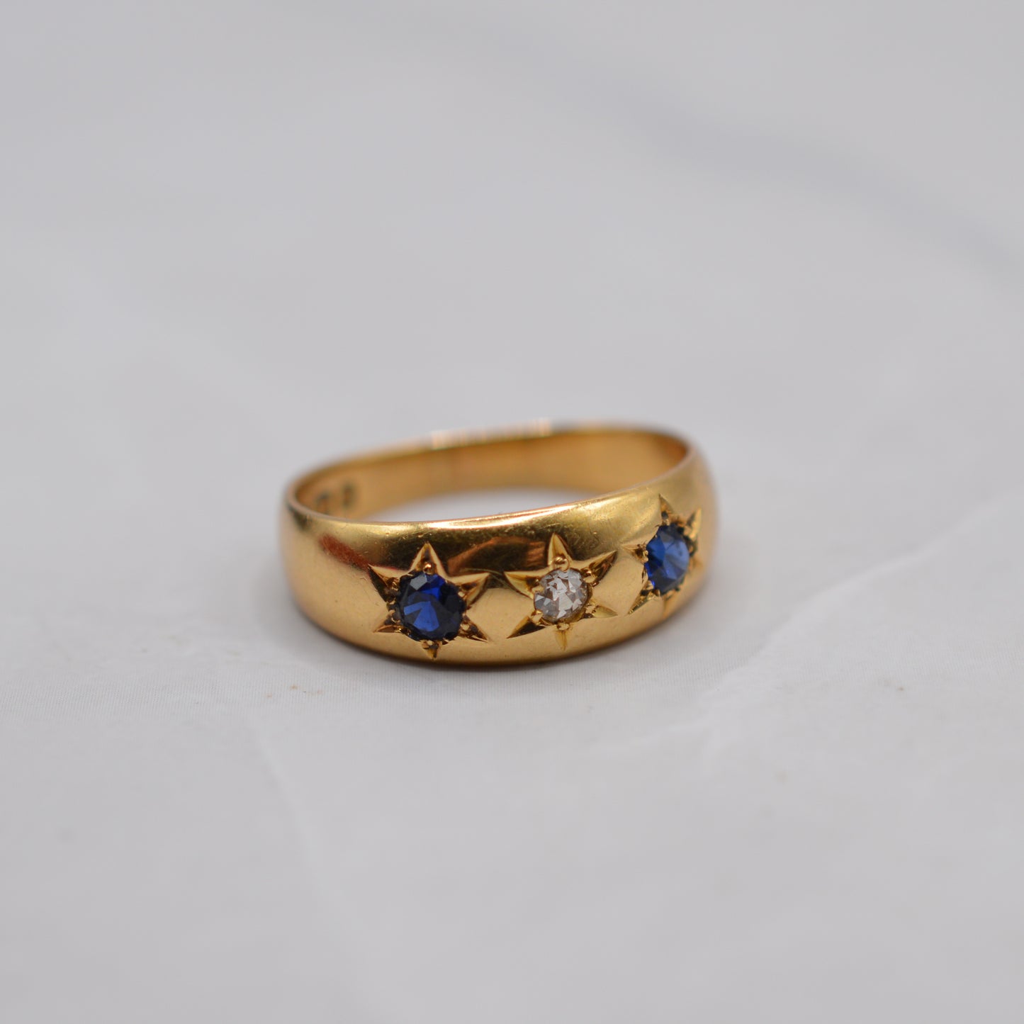 1898 Victorian 18ct Gold Sapphire & Diamond Gypsy Trilogy Ring