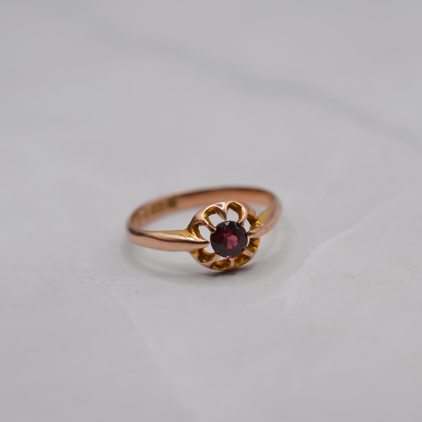 Antique 1916 9ct Rose Gold Garnet Solitaire Ring