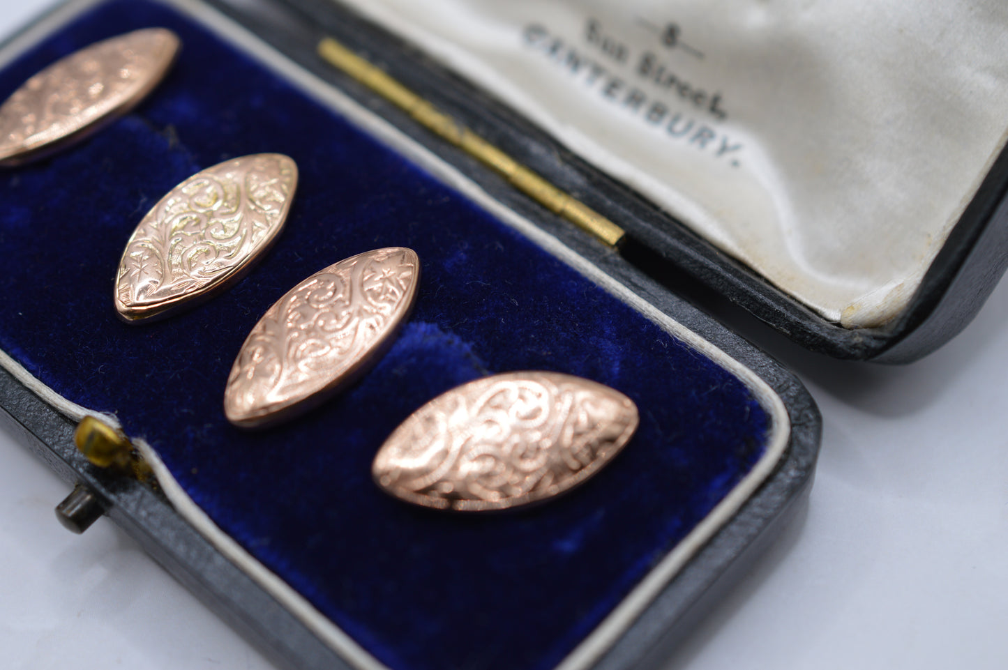 Antique Victorian 1899 9ct Gold Engraved Navette Cufflinks with Presentation Box