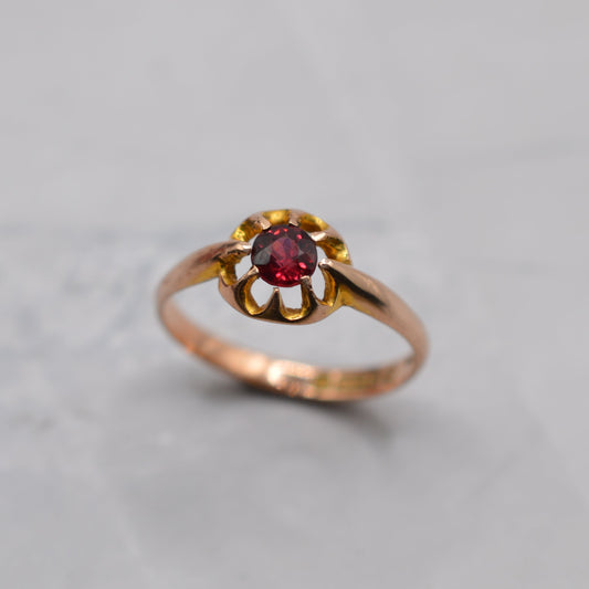 Antique 1916 9ct Rose Gold Garnet Solitaire Ring