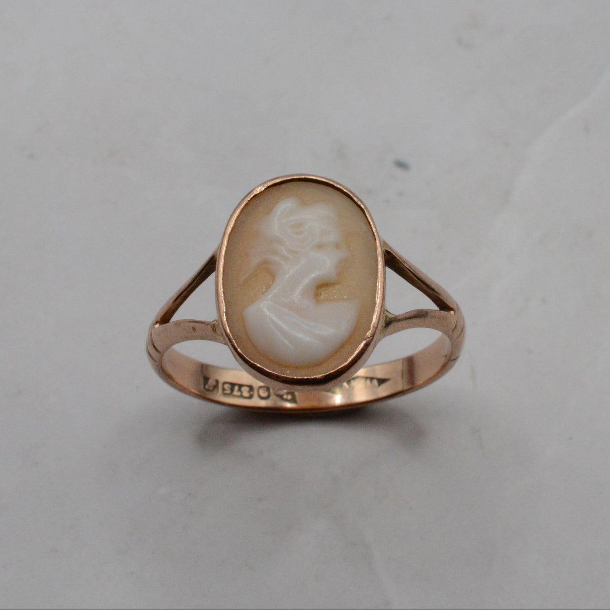 1918 Antique 9ct Gold Cameo Ring