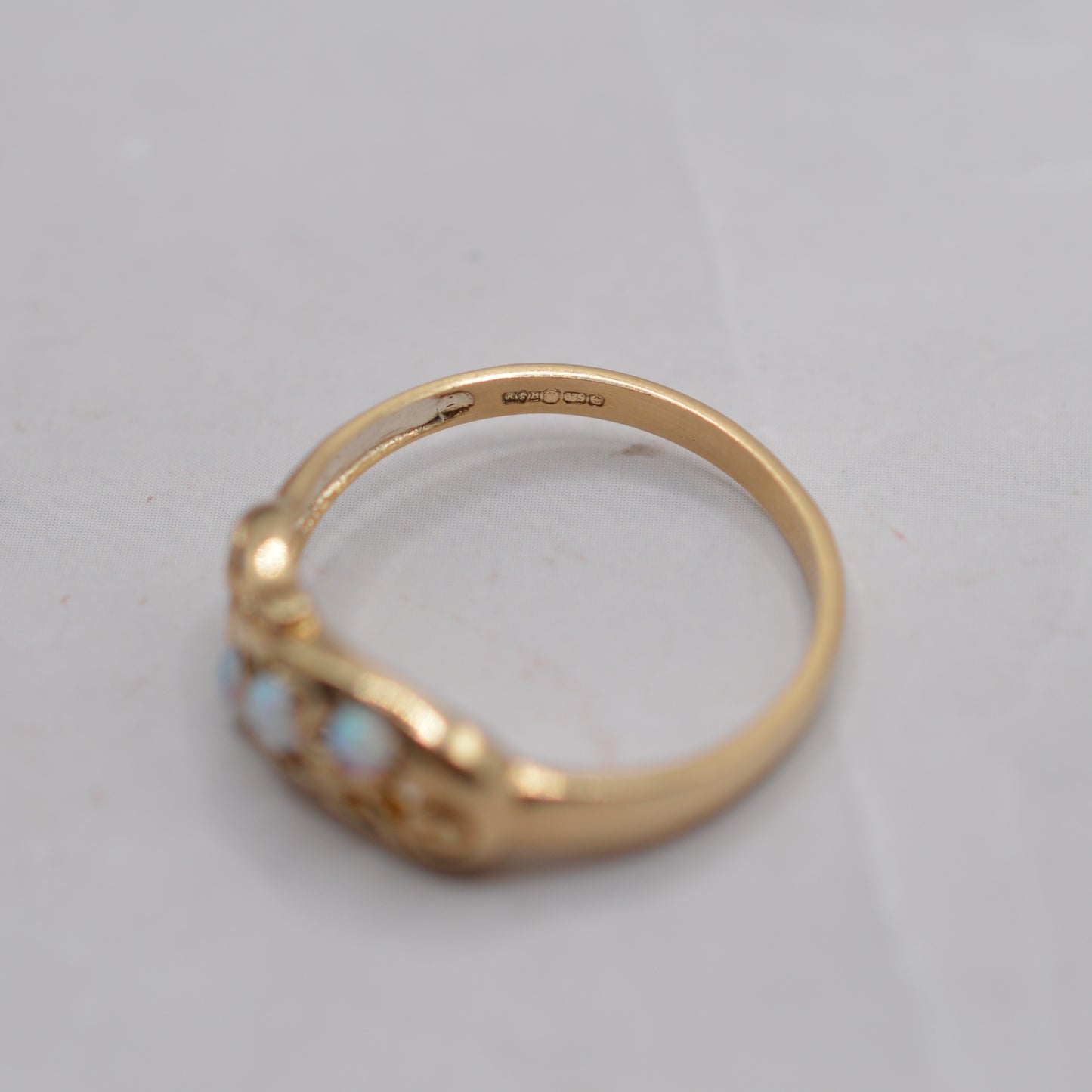 9ct Gold Opal Trilogy Ring
