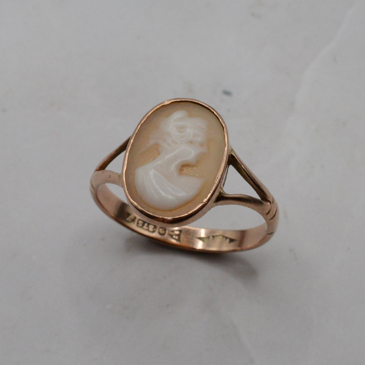 1918 Antique 9ct Gold Cameo Ring