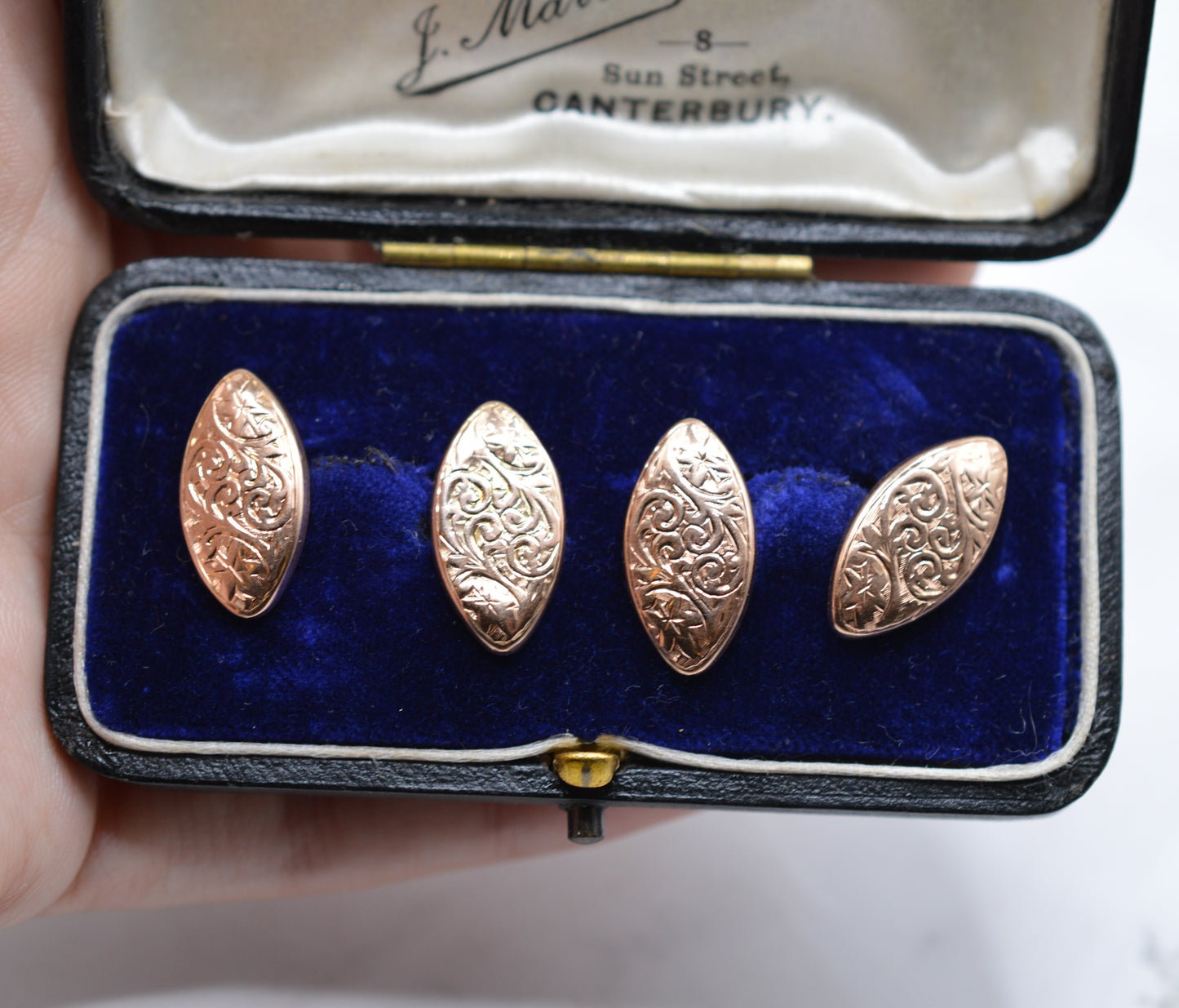 Antique Victorian 1899 9ct Gold Engraved Navette Cufflinks with Presentation Box