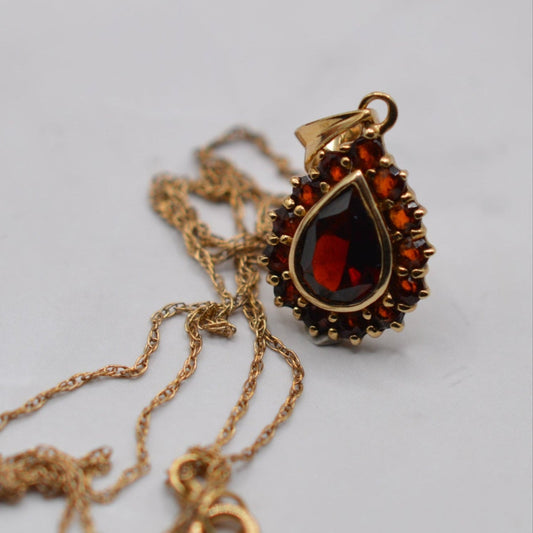 9ct Gold Garnet Cluster Pendant Necklace