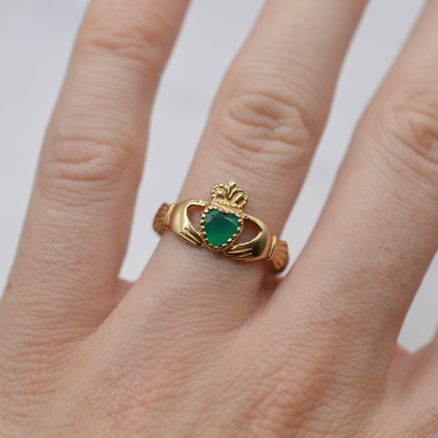 9ct Gold Emerald Claddagh Ring