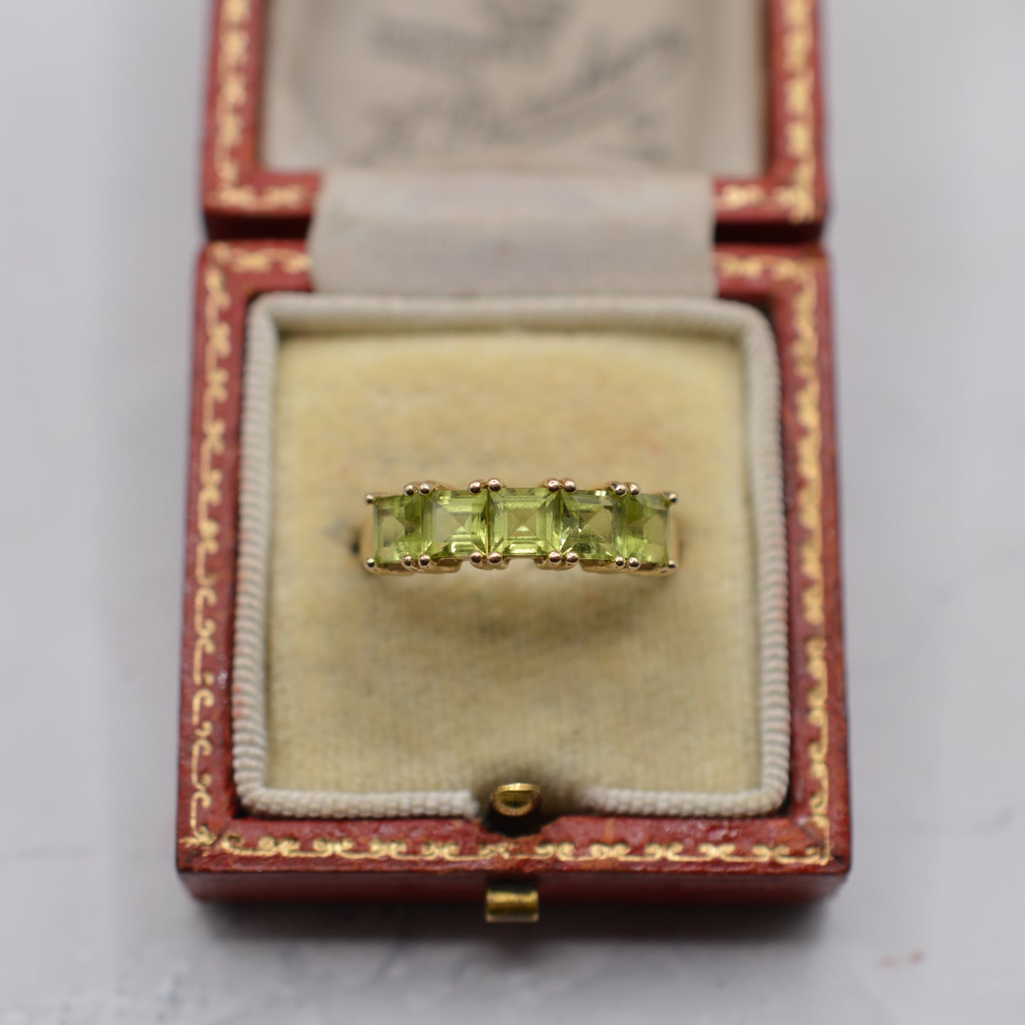 Y2K 9ct Gold Peridot Five-Stone Ring