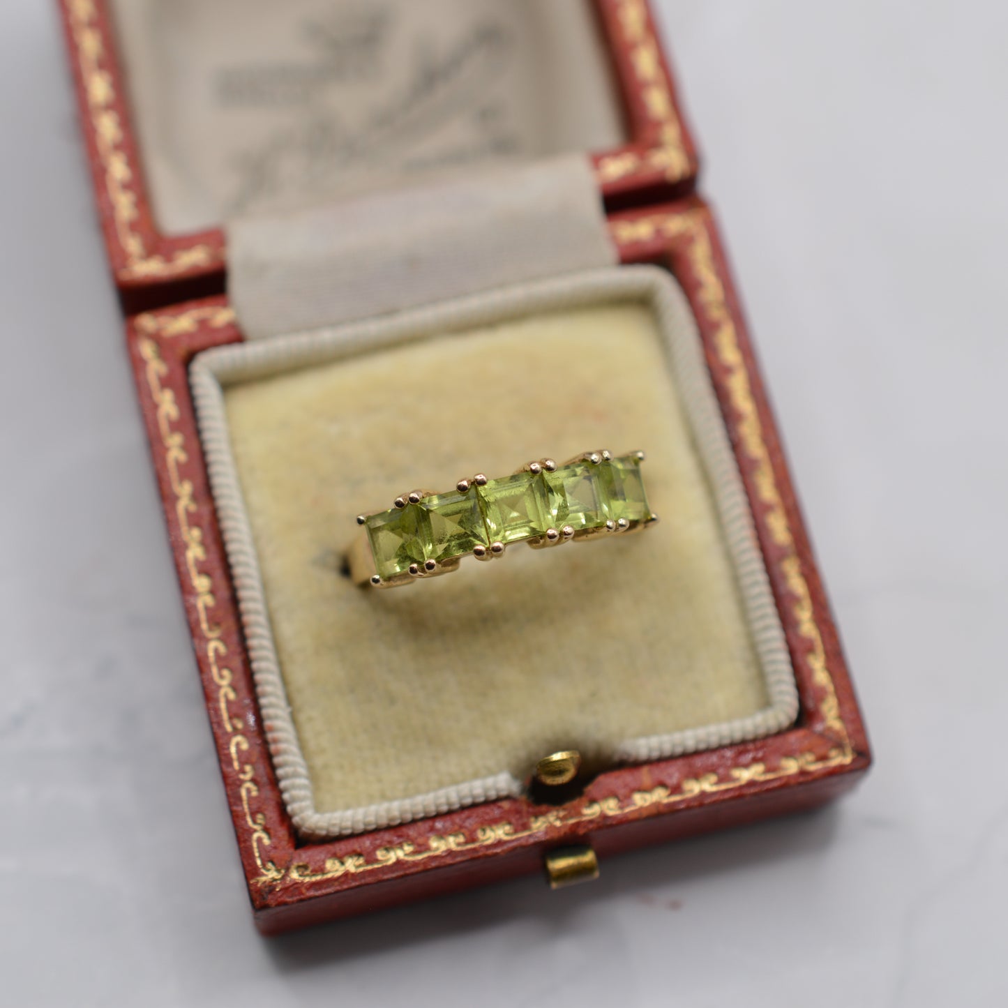 Y2K 9ct Gold Peridot Five-Stone Ring