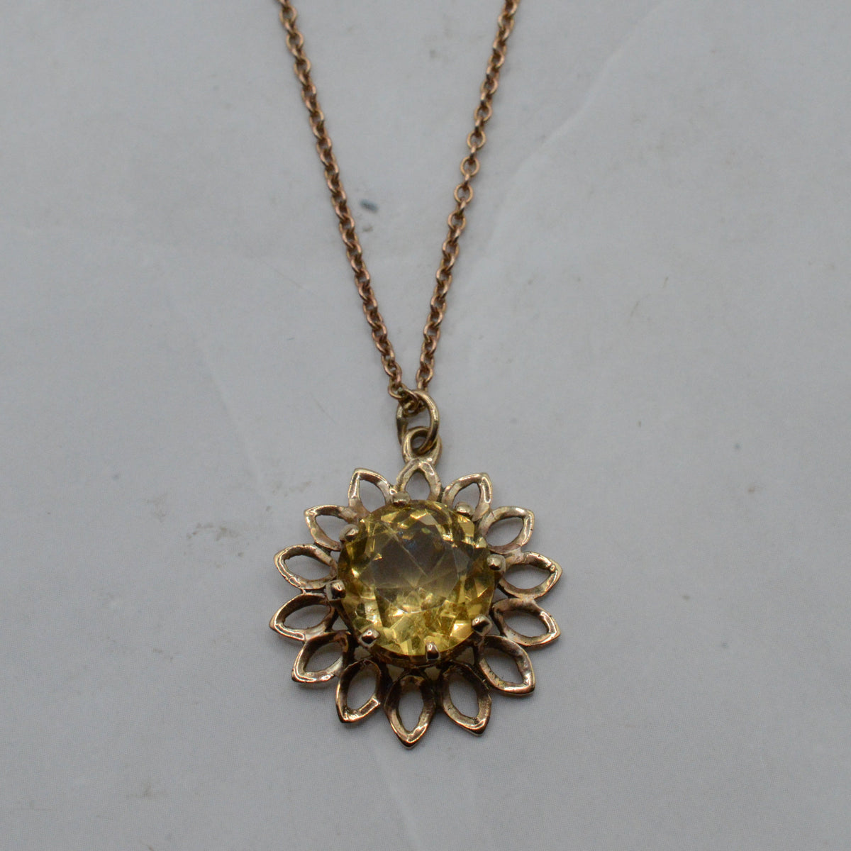 1970s Vintage 9ct Gold Citrine 'Sunflower' Pendant Necklace (17”)
