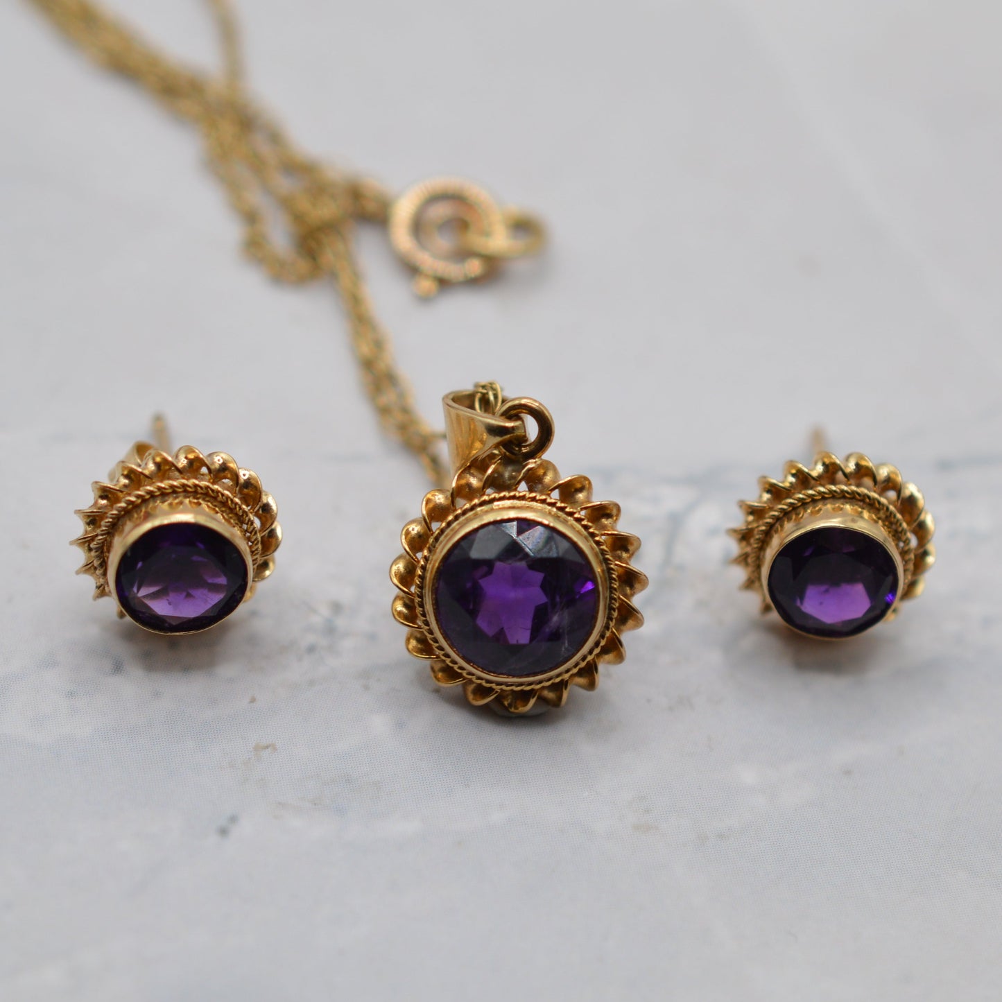 1980s 9ct Gold Amethyst Pendant Necklace & Stud Earrings Set