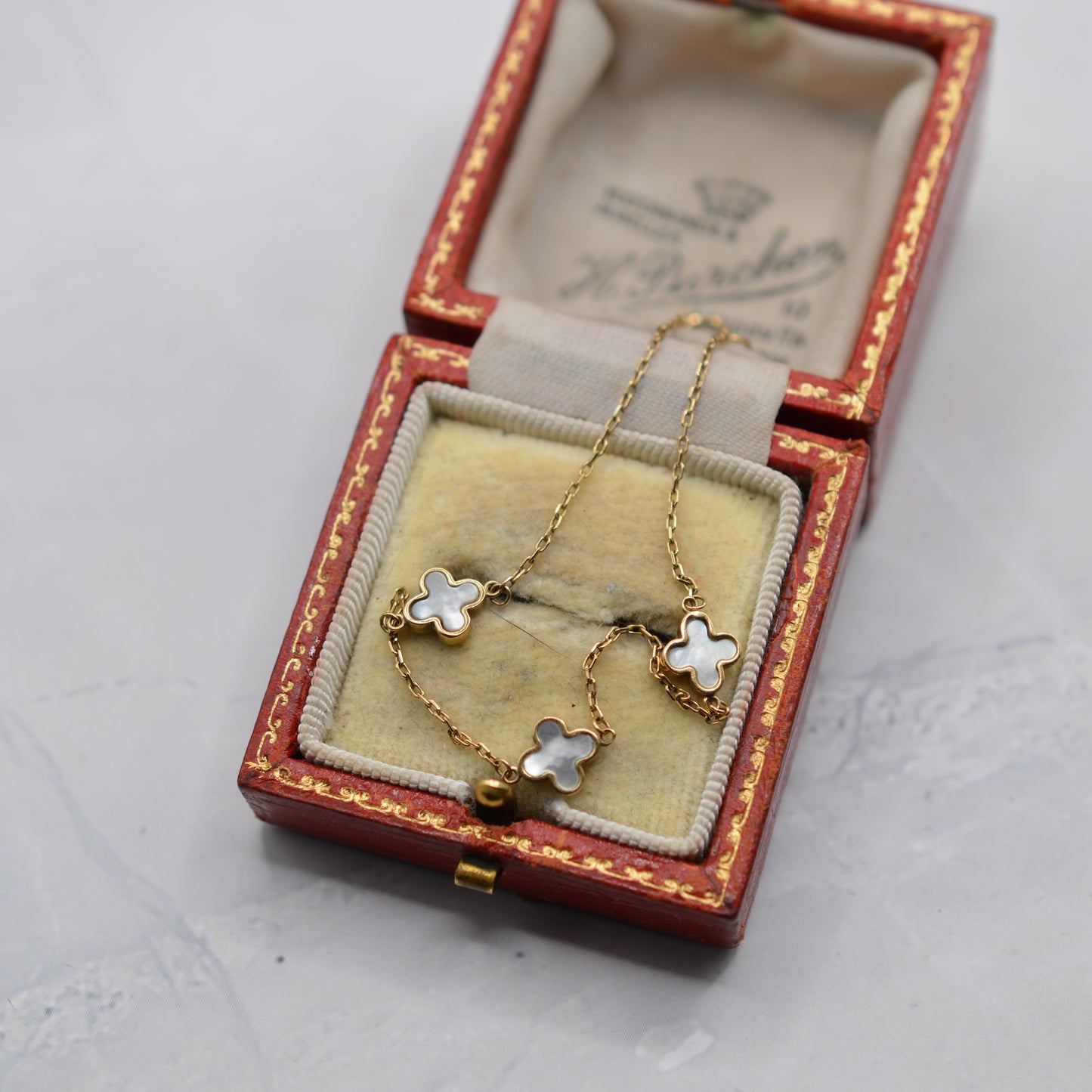 9ct Gold Mother-of-Pearl Clover Bracelet (7")