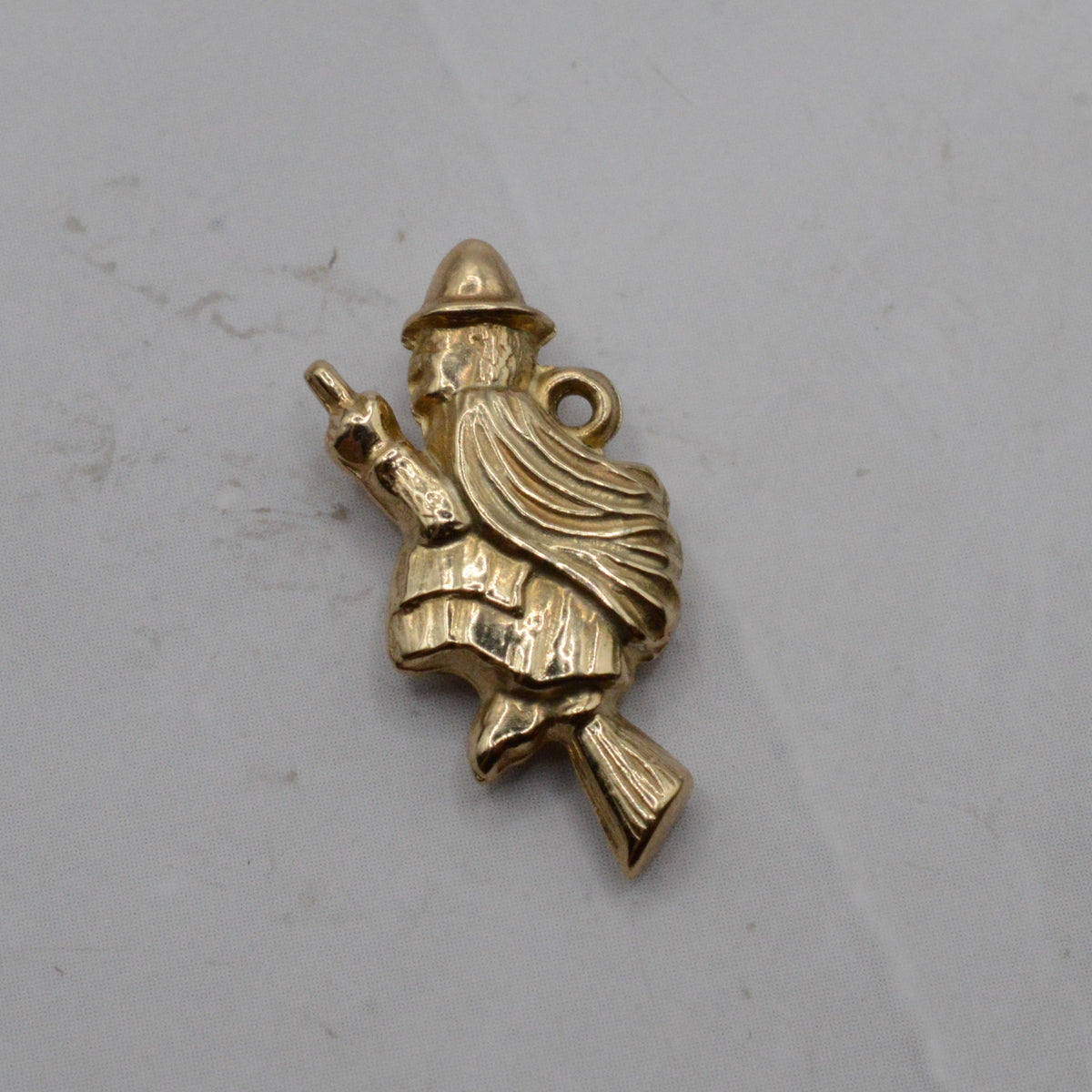 1970s Vintage 9ct Gold Witch & Broomstick Charm/Pendant