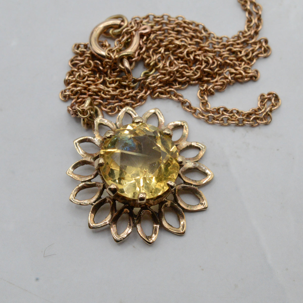1970s Vintage 9ct Gold Citrine 'Sunflower' Pendant Necklace (17”)