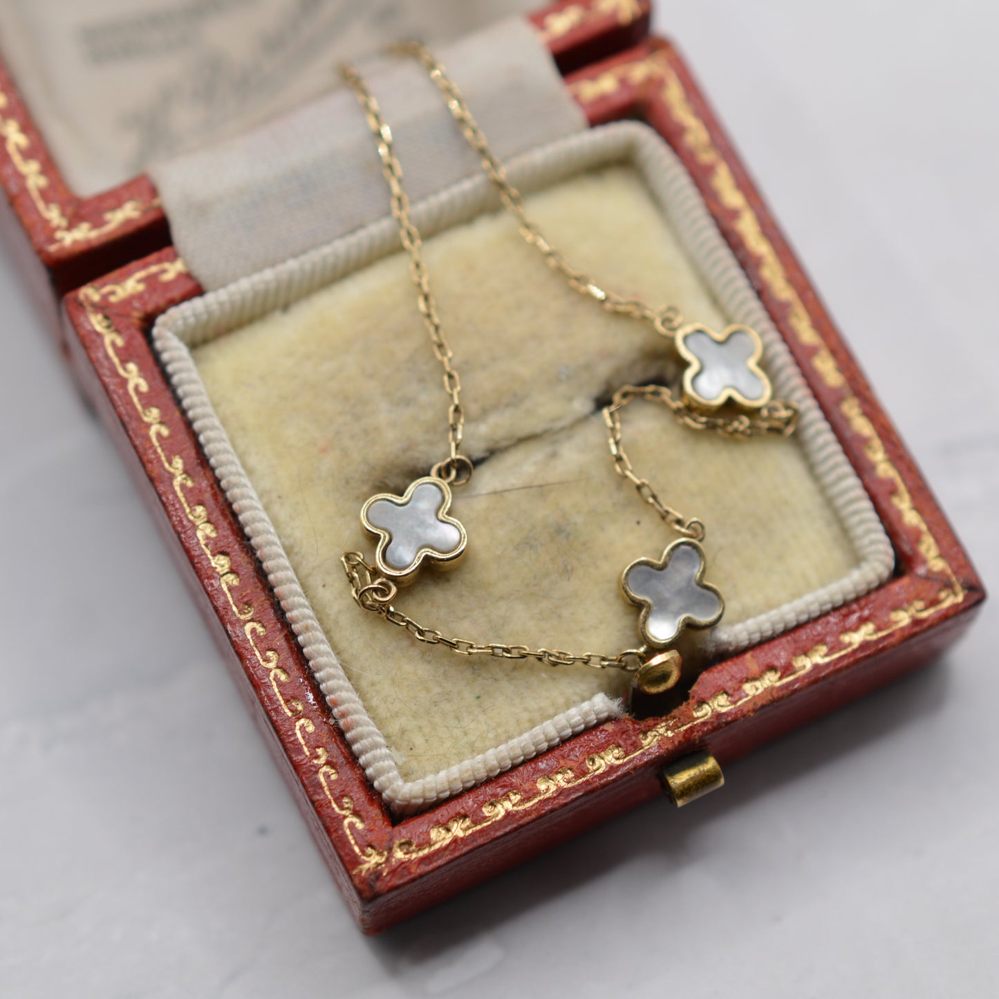 9ct Gold Mother-of-Pearl Clover Bracelet (7")