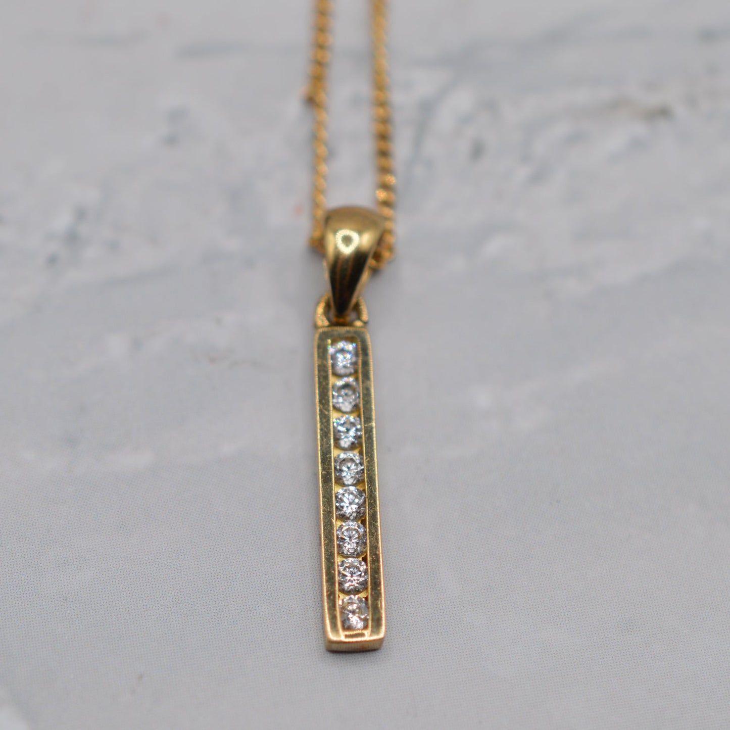 9ct Gold Cubic Zirconia Bar Pendant Necklace (18")