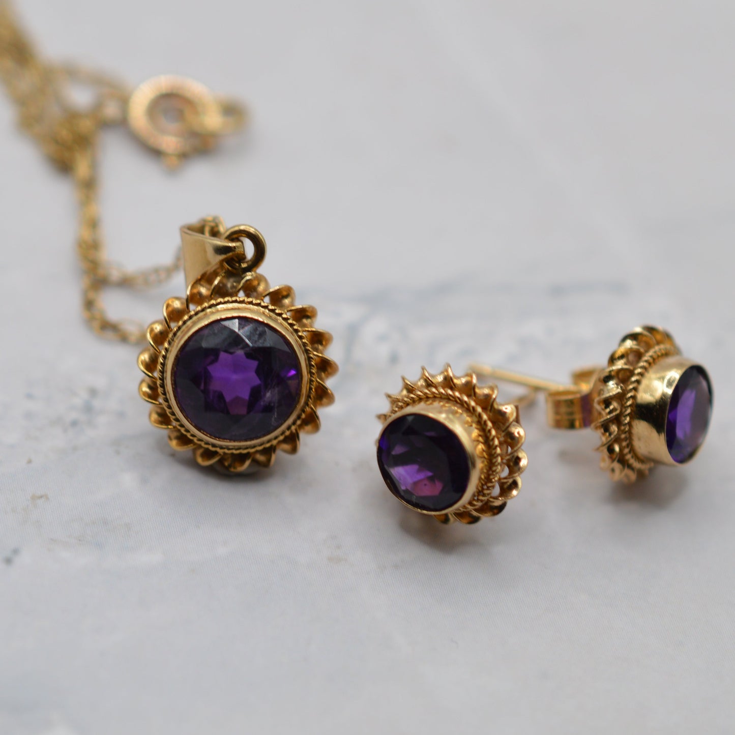 1980s 9ct Gold Amethyst Pendant Necklace & Stud Earrings Set