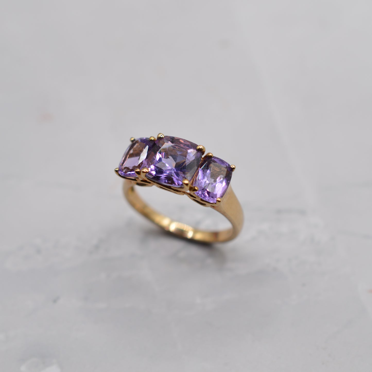 Chunky Y2K 9ct Gold Amethyst Trilogy Ring