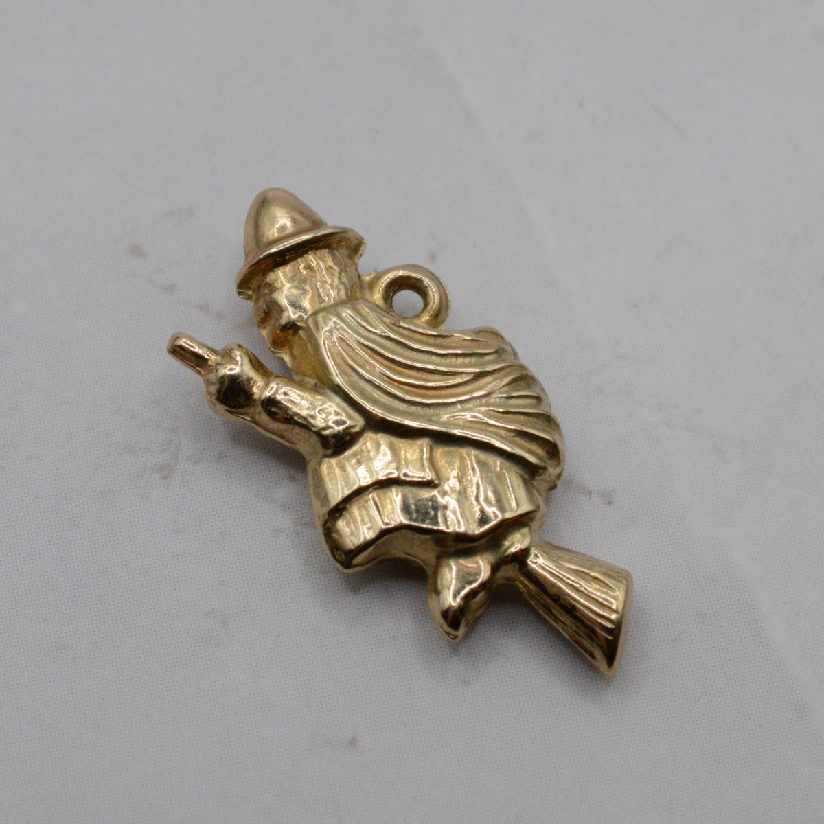 1970s Vintage 9ct Gold Witch & Broomstick Charm/Pendant