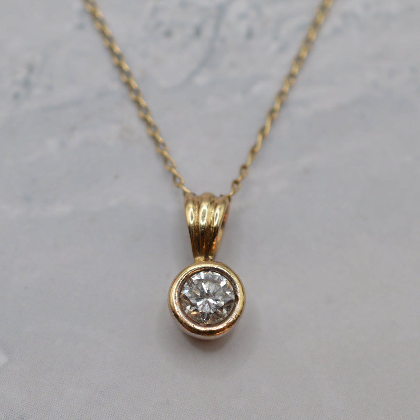 9ct Gold Diamond Pendant Necklace (20”)