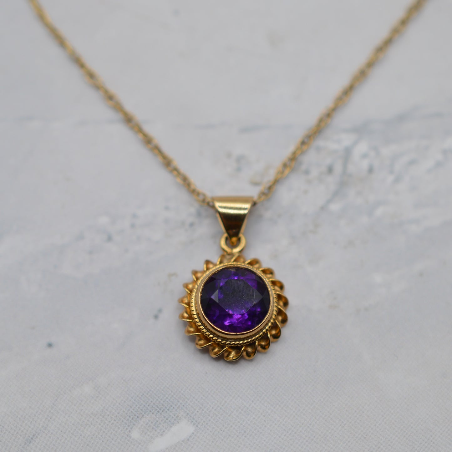 1980s 9ct Gold Amethyst Pendant Necklace & Stud Earrings Set
