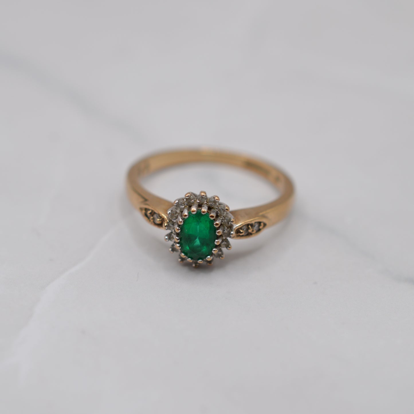 9ct Gold Emerald & Diamond Cluster Ring