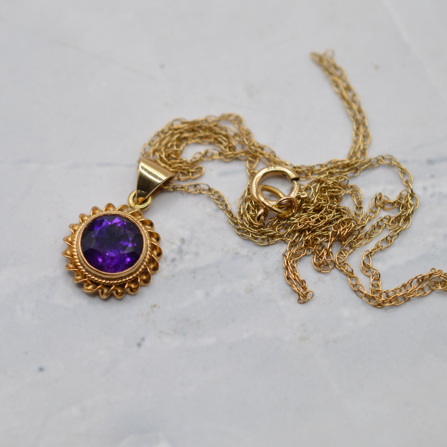 1980s 9ct Gold Amethyst Pendant Necklace & Stud Earrings Set