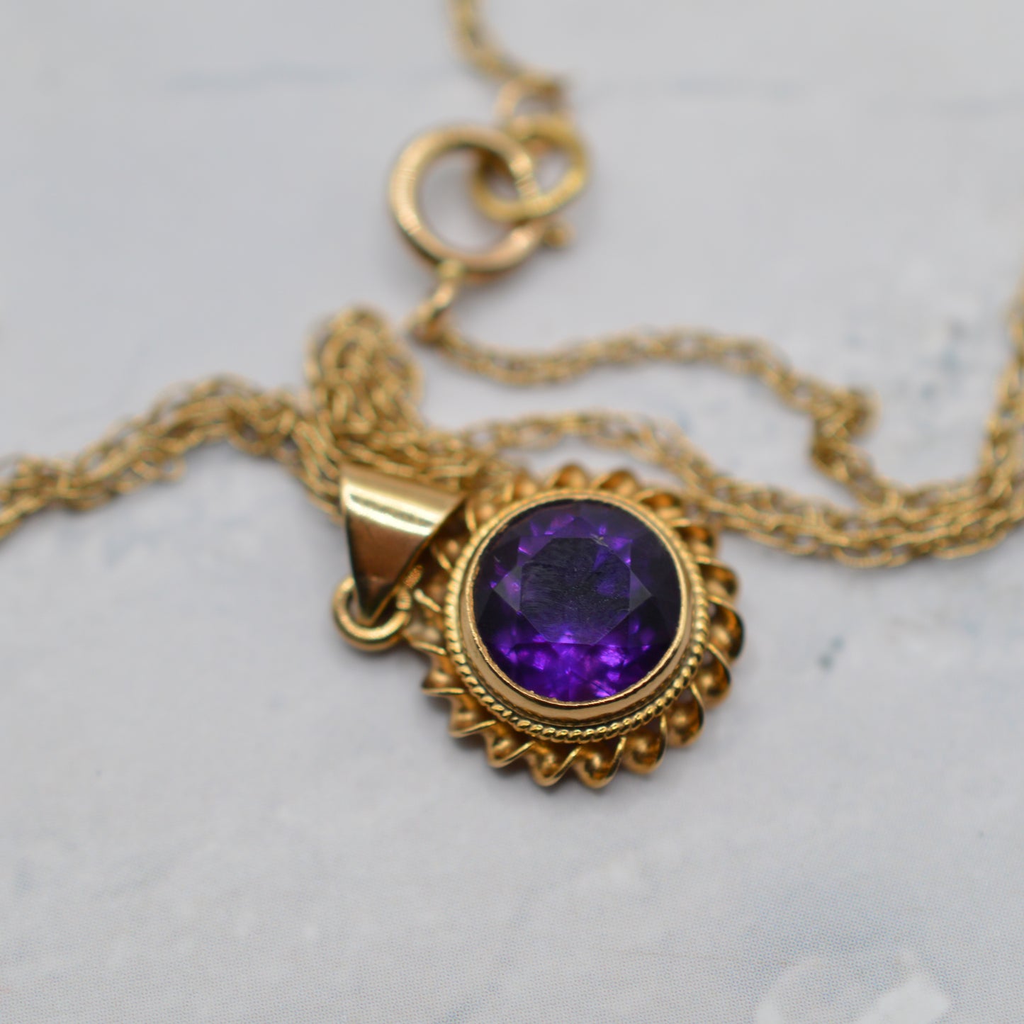 1980s 9ct Gold Amethyst Pendant Necklace & Stud Earrings Set